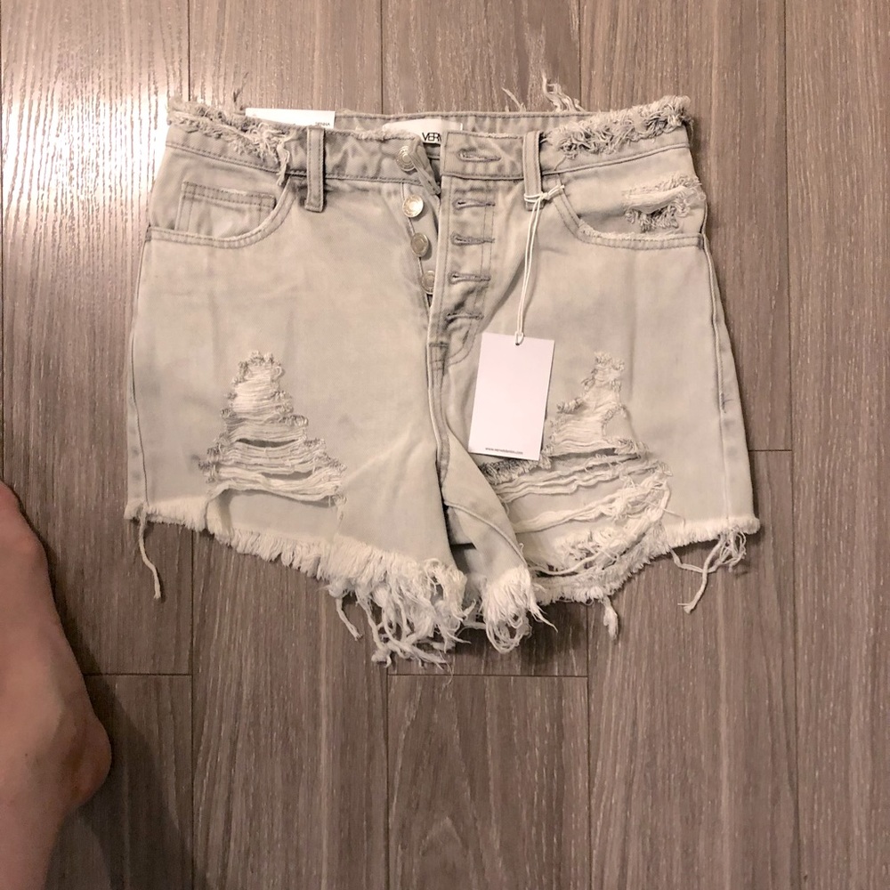 BNWT super high waist shorts destroyed